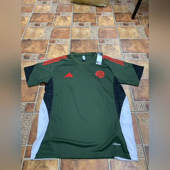 Adidas Bayern Munich 2025 Training Jersey Size M - Picture 1 of 4